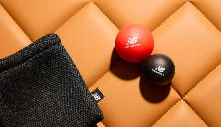 NB RUN運動體驗店消費滿$5,800即贈「NB 紓壓按摩球2入組」 