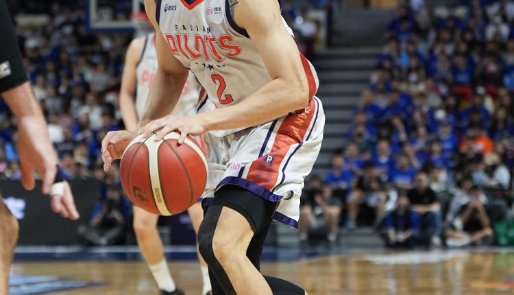 plg-2025-finals-g4-pilots-braves-shoes-3