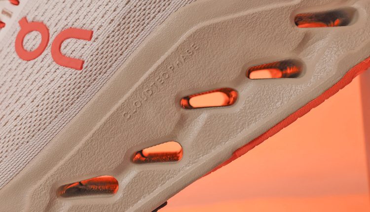 on-cloudsurfer-max-feature-05-01