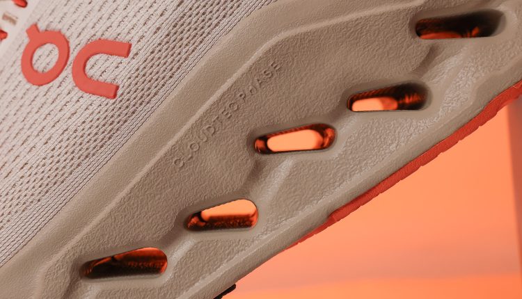 on-cloudsurfer-max-feature-05