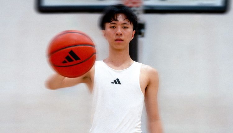 adidas-sign-ray-asian-boy